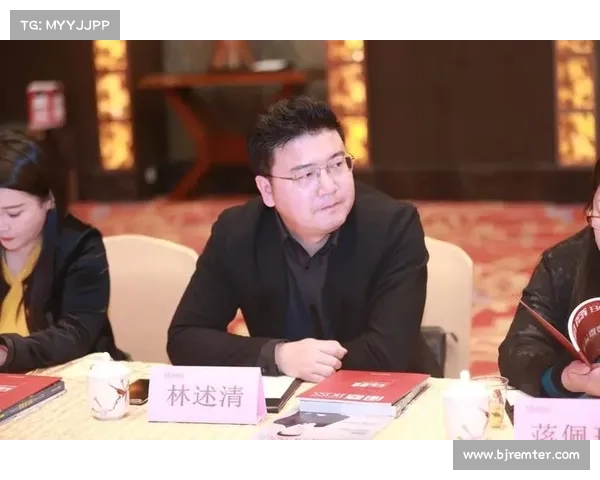 从 “孤峰” 到 “绿野”:杨旭解码中国足球振兴之路 从 “孤峰” 到 “绿野”:杨旭解码中国足球振兴之路